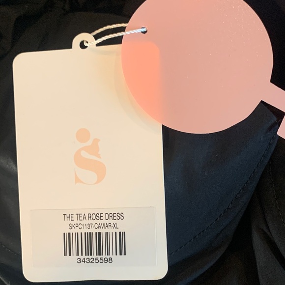 Selkie Black Tea Rose Puff Sleeve Midi Dress - Picture 4 of 6